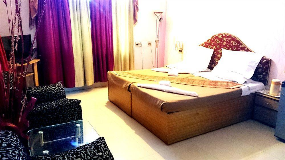 Treebo Trend Gupta Inn Varanasi Exterior photo