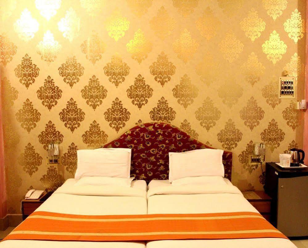 Treebo Trend Gupta Inn Varanasi Exterior photo