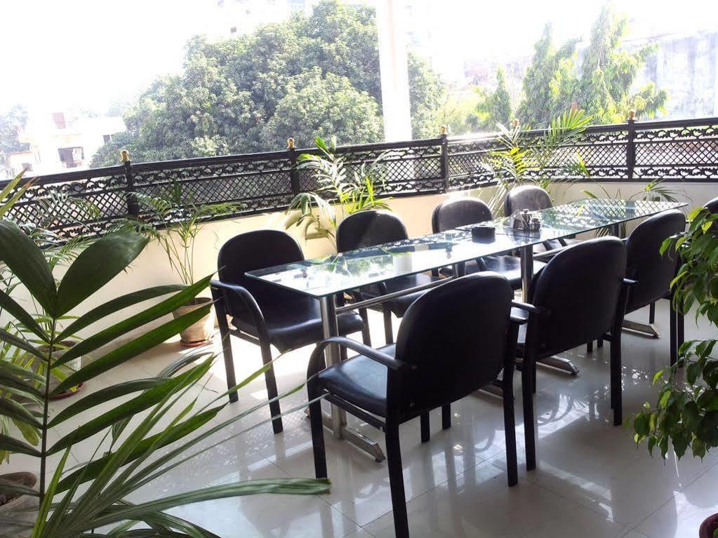 Treebo Trend Gupta Inn Varanasi Exterior photo