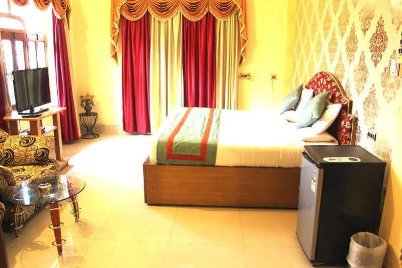 Treebo Trend Gupta Inn Varanasi Exterior photo
