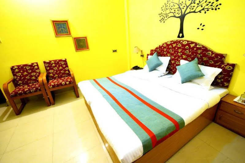 Treebo Trend Gupta Inn Varanasi Exterior photo